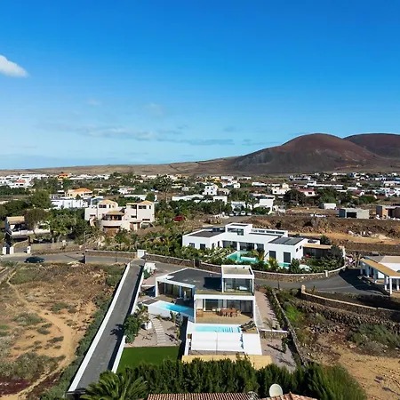 Apartament Elena, Luxery With Swimming Pool!